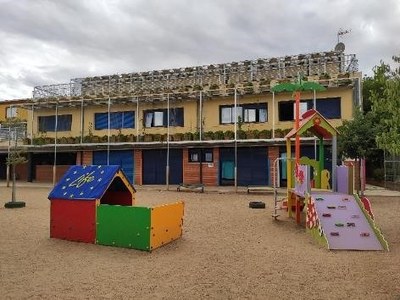 Nature-based solutions in schools: a green way to adapt buildings to climate change in Solana de los Barros, Extremadura